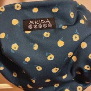 Skida Neckwarmer, Green with Yellow flowers lined with Polartec micro fleece, OS